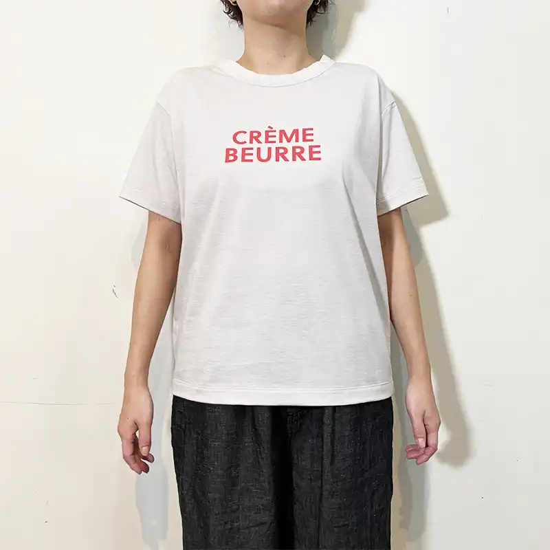 NOUVELLES DU PARADIS  デイリープリントロゴTシャツ”CREME BEURRE” /PK40 【日本製】
